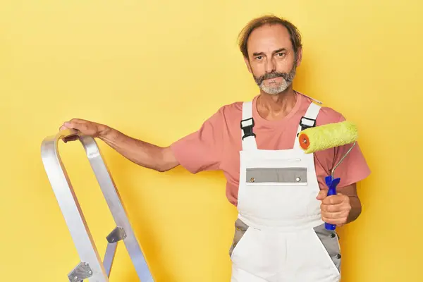 Middle Age Man Mid Age Painting Yellow Wall Ladder — Stock Photo, Image
