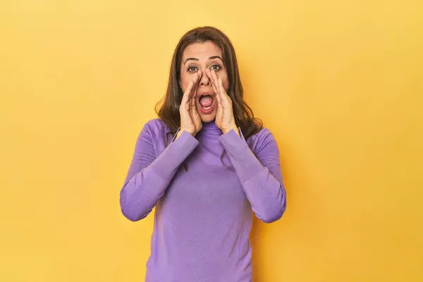 Portrait Adult Woman Shouting Excited Front — Stock Photo, Image