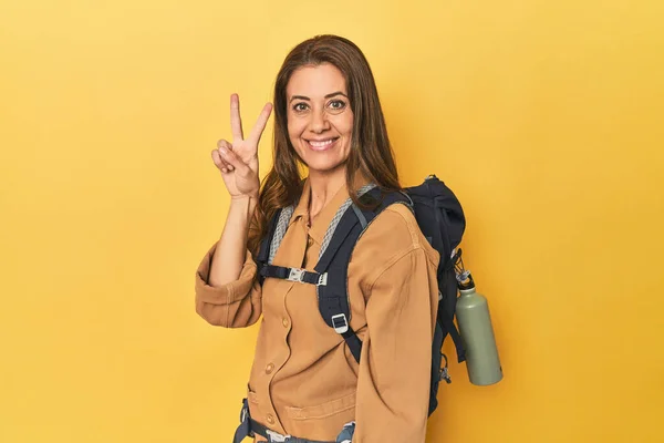 Portrait Adult Woman Showing Number Two Fingers — Stock Photo, Image