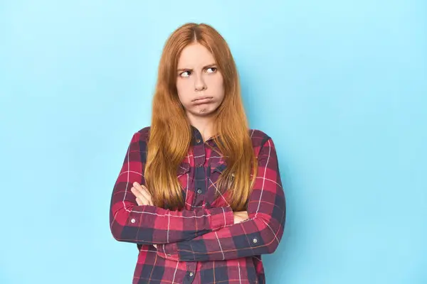 Redhead Young Woman Blue Background Tired Repetitive Task — Stock Photo, Image