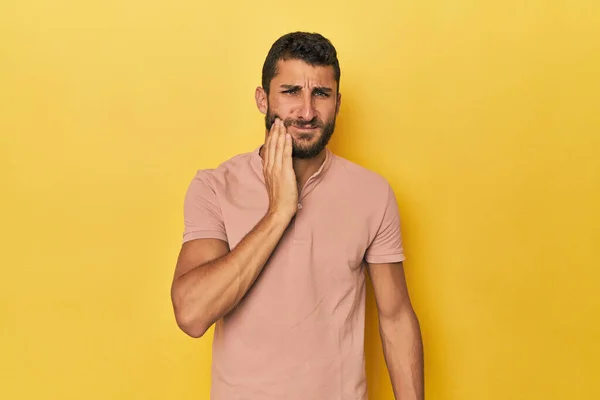Young Hispanic Man Yellow Background Having Strong Teeth Pain Molar — Stock Photo, Image