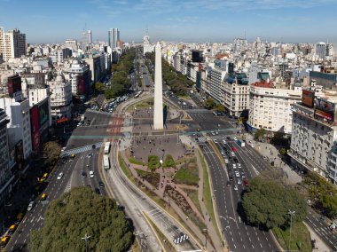 Buenos Aires, Arjantin, Agosto 30, 2023: Obelisco de Buenos Aires (Obelisk), tarihi anıt ve şehir simgesi