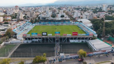 Salta, Arjantin, 4 Mayıs 2025: Jimnastik ve Lastik ve Tüm Çocuklar arasında Match Aerea Vista. Stadyum 