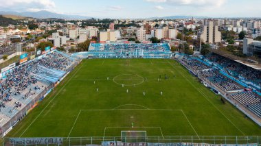 Salta, Arjantin, 4 Mayıs 2025: Jimnastik ve Lastik ve Tüm Çocuklar arasında Match Aerea Vista. Stadyum 