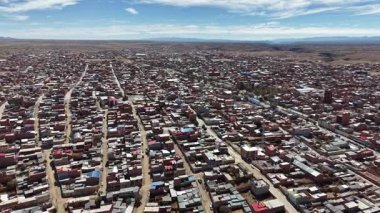 Arjantin ve Bolivya arasındaki sınırın havadan görüntüsü. La Quiaca ve Villazn şehirleri.