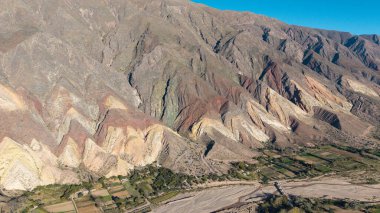 Maimara şehrinin havadan görünüşü, Jujuy.