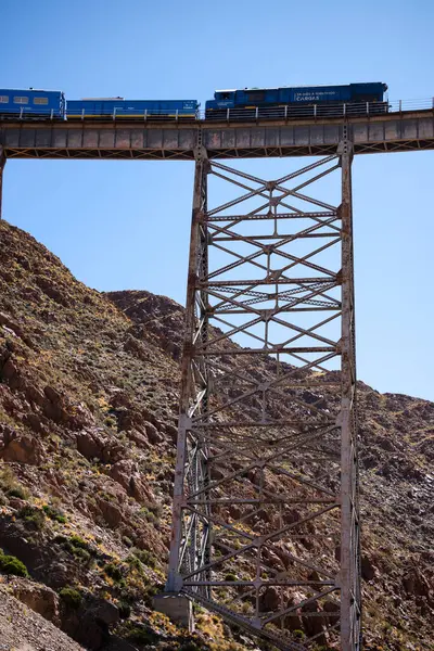 La Rioja, Arjantin, 14 Mayıs 2025: La Rioja kentindeki San Nicolas de Bari Katedrali 'nin havadan görünüşü.