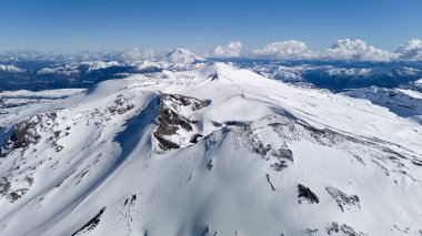 Neuquen, Arjantin 'deki Caviahue köyünün hava manzarası. Gün doğumu.