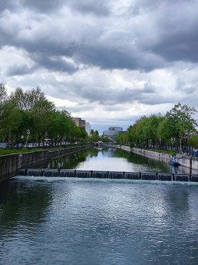 Fırtınalı bir günde Dambovita nehri
