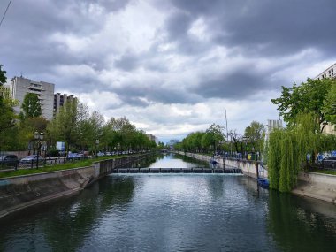 Fırtınalı bir günde Dambovita nehri