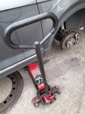 Kış mevsimi için lastik değişimi