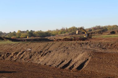 Sonbaharda büyük bir arazi üzerinde çalışmalar devam ediyor.