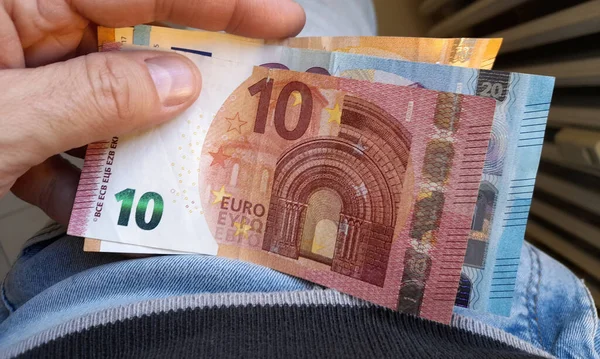 Banknoty Euro Rękach Zamożnego Człowieka — Zdjęcie stockowe