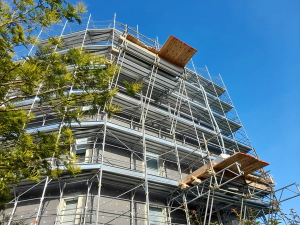 İnşaat alanında çalışma sürüyor.