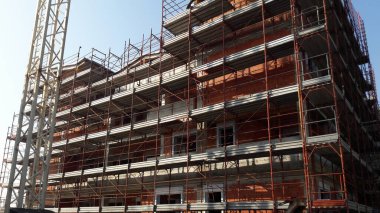 İnşaat alanında çalışma sürüyor.