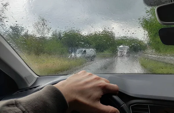 Prowadzenie Samochodu Deszczowy Dzień — Zdjęcie stockowe