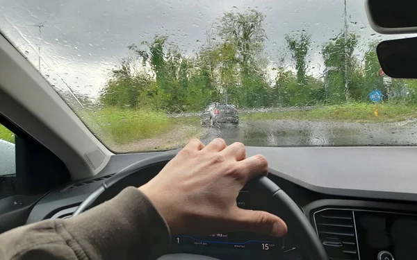 Вождение Автомобиля Дождливый День — стоковое фото