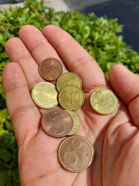 Monety Euro Rękach Chłopca — Zdjęcie stockowe