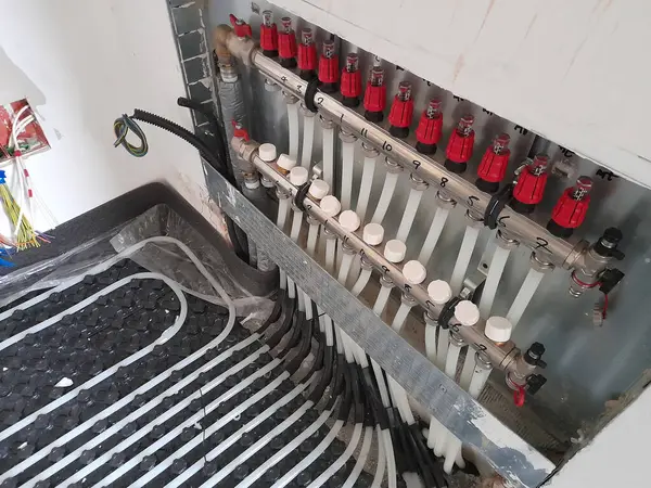 Parlak zemin ısıtma ve soğutma sistemi