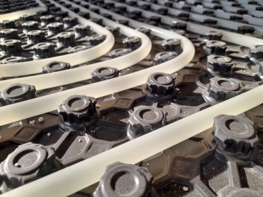 Parlak zemin ısıtma ve soğutma sistemi