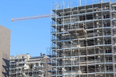 Yeni bir bölge inşa etmek için şantiyede çalışma sürüyor.