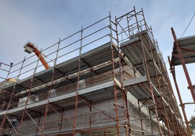 İnşaat alanında çalışma sürüyor.