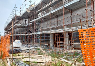 İnşaat alanında çalışma sürüyor.