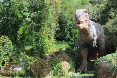 Tyrannosaurus T-rex adında bir dinozorun yeniden yapılandırılması