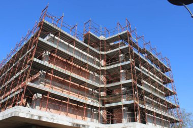 İnşaat alanında çalışma sürüyor.