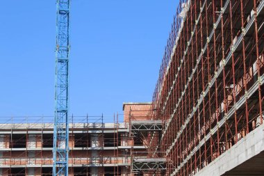 İnşaat alanında çalışma sürüyor.