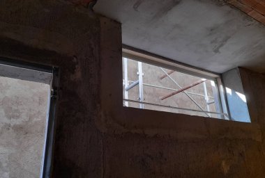 İnşaat sahasında çalışma sürüyor - inşa