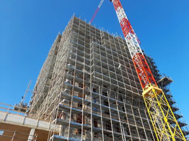 İnşaat alanında çalışma sürüyor.