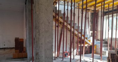 Apartman yenileme çalışmaları sürüyor.