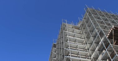 Yazın kentte inşaat çalışmaları devam ediyor - yeni bir apartman inşaatı