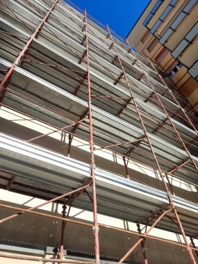 İnşaat sahasında yaz tadilatı sürüyor