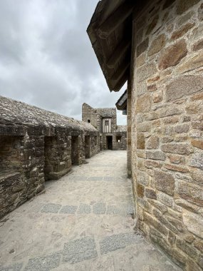 Mont Saint-Michel Kalesi Sahili Fransa ünlüsü. Yüksek kalite fotoğraf