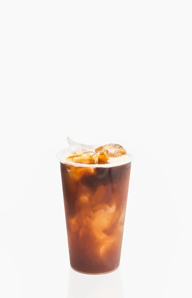 Ice Svart Kaffe Americano Isolerad Vit Backgroung Klippning Väg — Stockfoto
