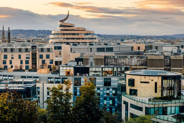 Edinburgh 'daki Iconic alışveriş merkezinin çatısı (İskoçya)