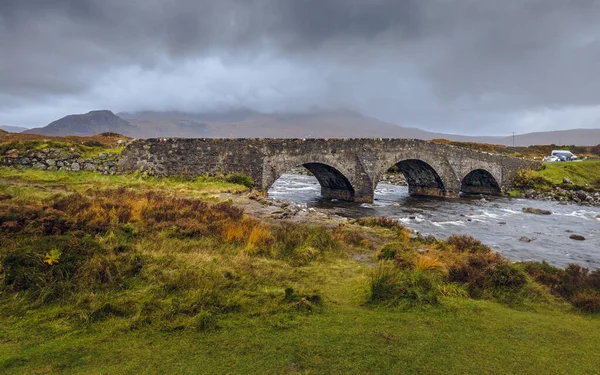 Viejo Puente Sligachan Escocia Durante Tormenta Lluvia — Foto de Stock