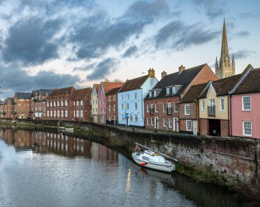 Tarihi Norwich, İngiltere 'de Riverside Sahnesi Büyüleyici
