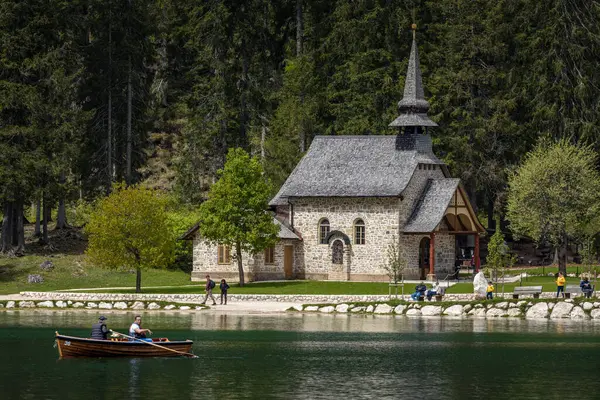 Lago di Braies (Pragser Wildsee), Dolomitler, Güney Tyrol, İtalya