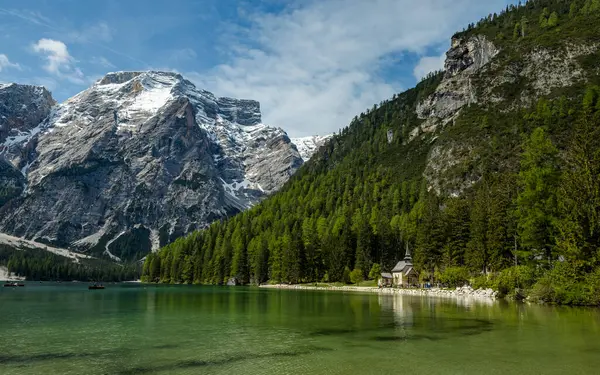 Lago di Braies (Pragser Wildsee), Dolomitler, Güney Tyrol, İtalya
