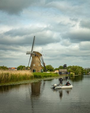Werelderfgo Kinderdijk (Hollanda) kanalı, doğa ve yel değirmenleri
