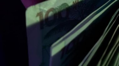 Kolombiya para pesoları zıt ışık sayımında kapanıyor