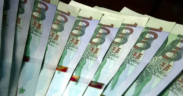 Kolombiya hayranı. Peso Polis faturası.