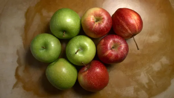 Yeşil elma grubu ve Gala elmaları