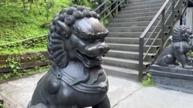 Majestic Stone Muhafız Aslanı, Shifen, Tayvan 'daki Antik Fu Köpek Heykeli
