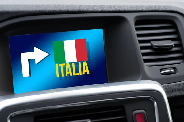 Primo Piano Dello Schermo Navigazione Auto Con Bandiera Freccia Italiana — Foto Stock