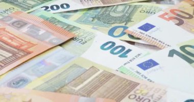 Avro banknotlarına yakın çekim
