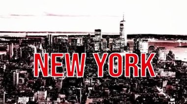 Arka planda New York şehrinin ufuk çizgilerinin ve Dünya Ticaret Merkezi 'nin görüntüsü